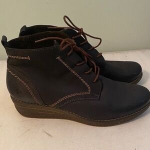 Lasocki Women's dark brown  Leather / suede Ankle Booties